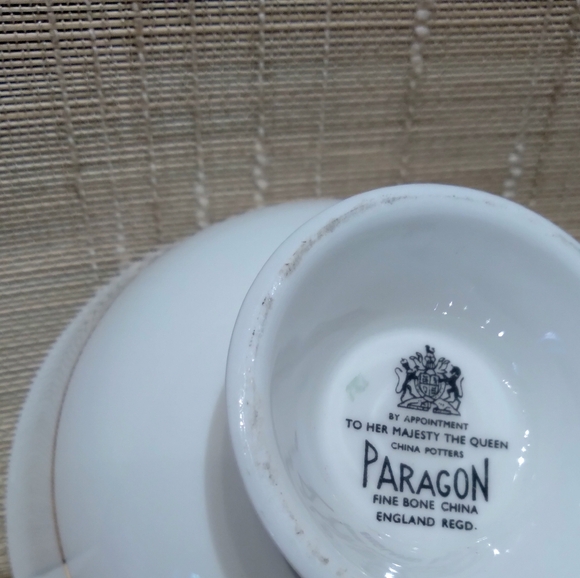 3 Vintage Floral Teacups - Picture 5 of 6